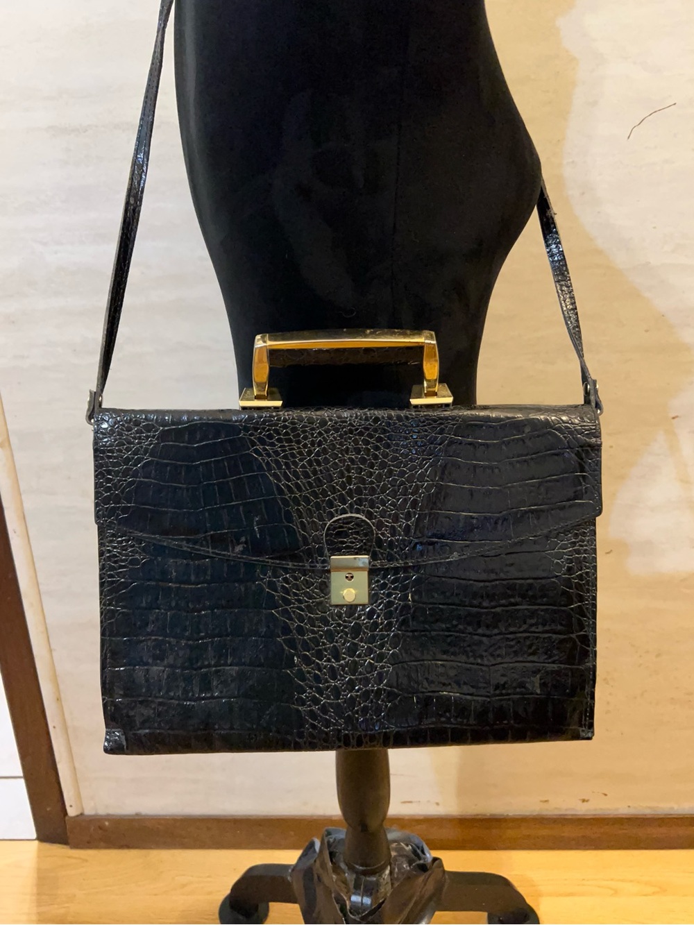 Vintage 1980s crocodile/alligator embossed briefcase style handbag